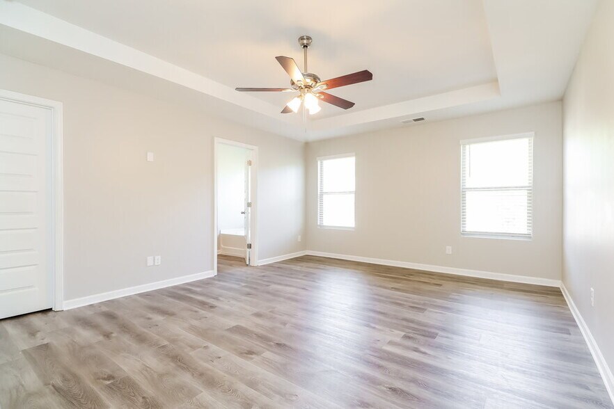 Building Photo - 1075 Lear Dr