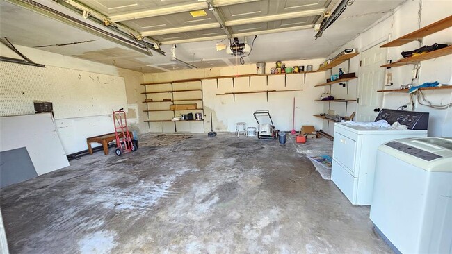 Building Photo - 8103 Royalwood Dr