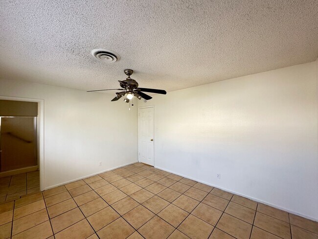Building Photo - Charleston Lewis Homes