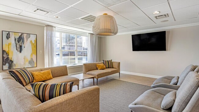 Building Photo - 444 Washington Blvd