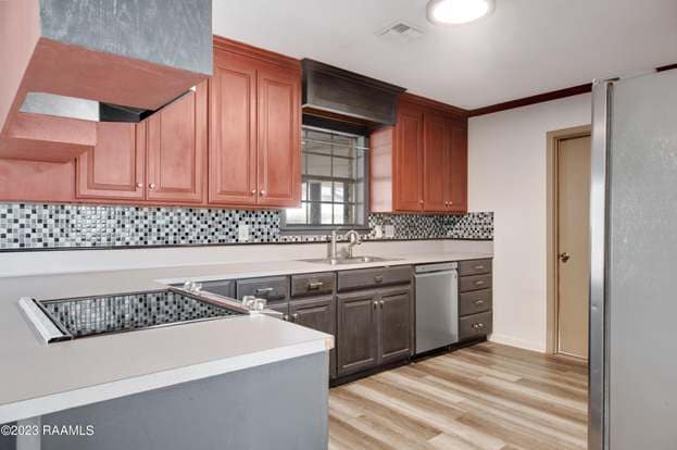 Building Photo - 191 Grand Ave