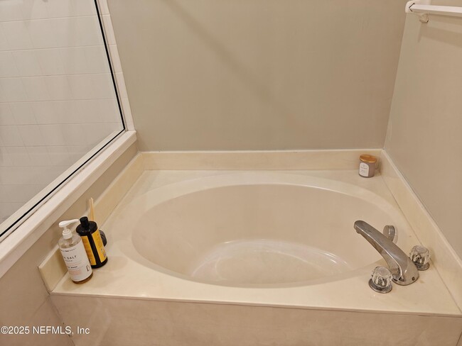 Building Photo - 1505 Majestic View Ln