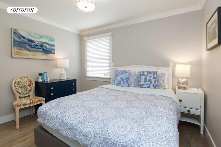 Building Photo - 348 Division St