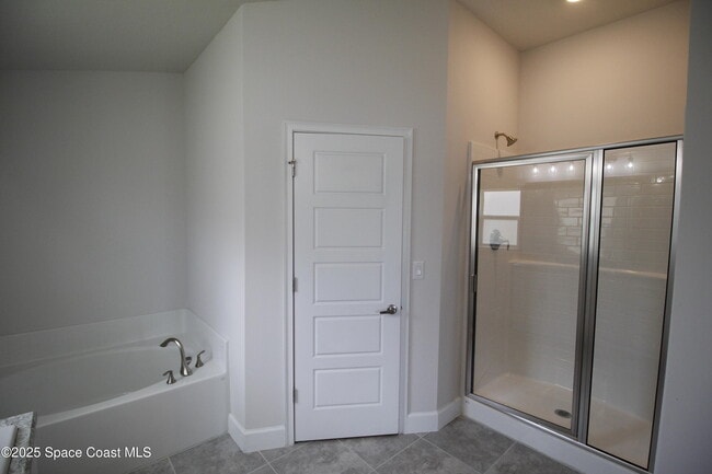 Building Photo - 2541 Pinwherry St