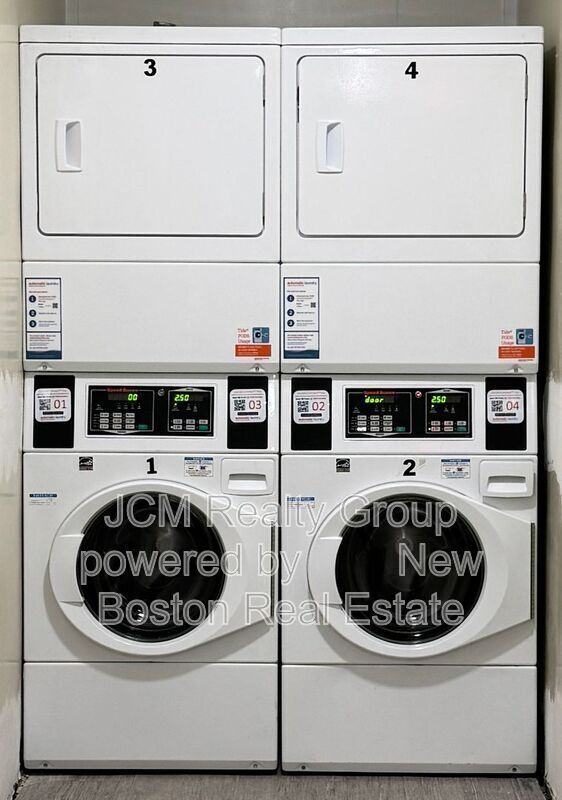 Building Photo - 23 Mall St