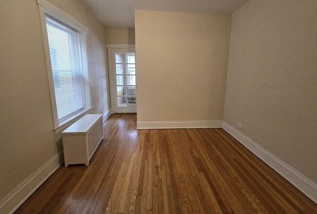 Building Photo - 4021 N Mozart St