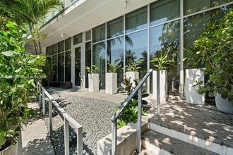 Building Photo - 1 Collins Ave