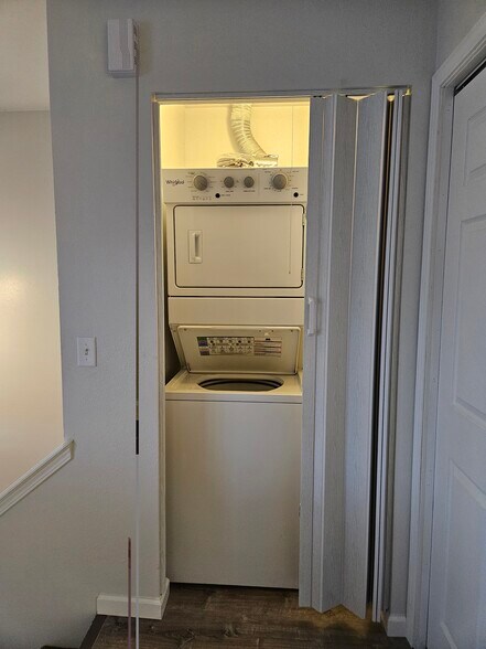 Laundry - 923 Norwood Rd