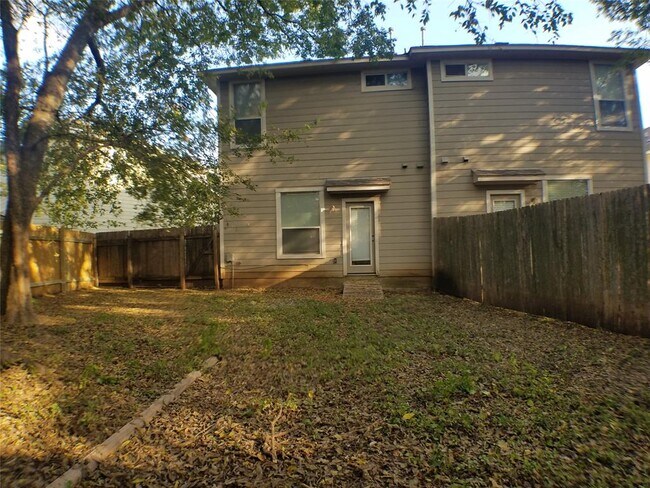 Building Photo - 2502 Allred Dr