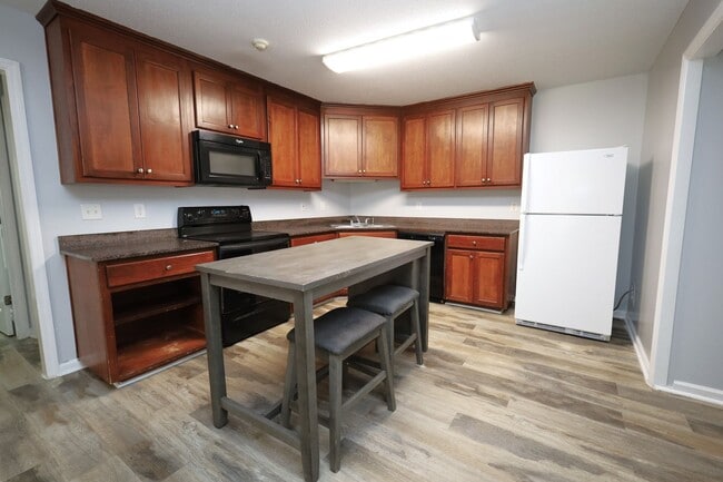 Building Photo - 1732 Eli Pl