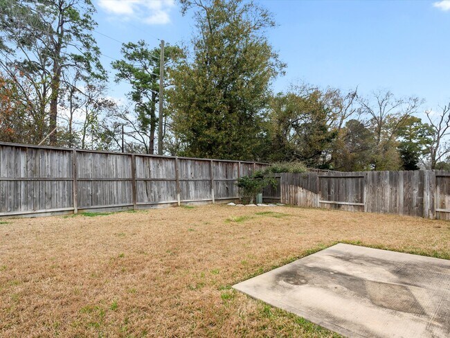 Building Photo - 23827 Pennington Hills Dr