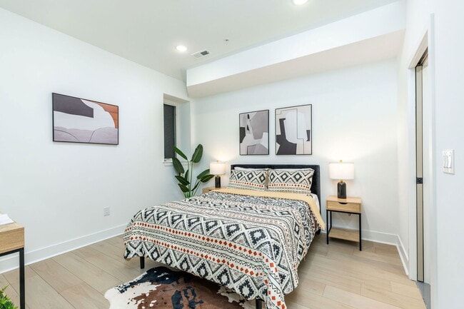 Building Photo - 609 S Orianna St