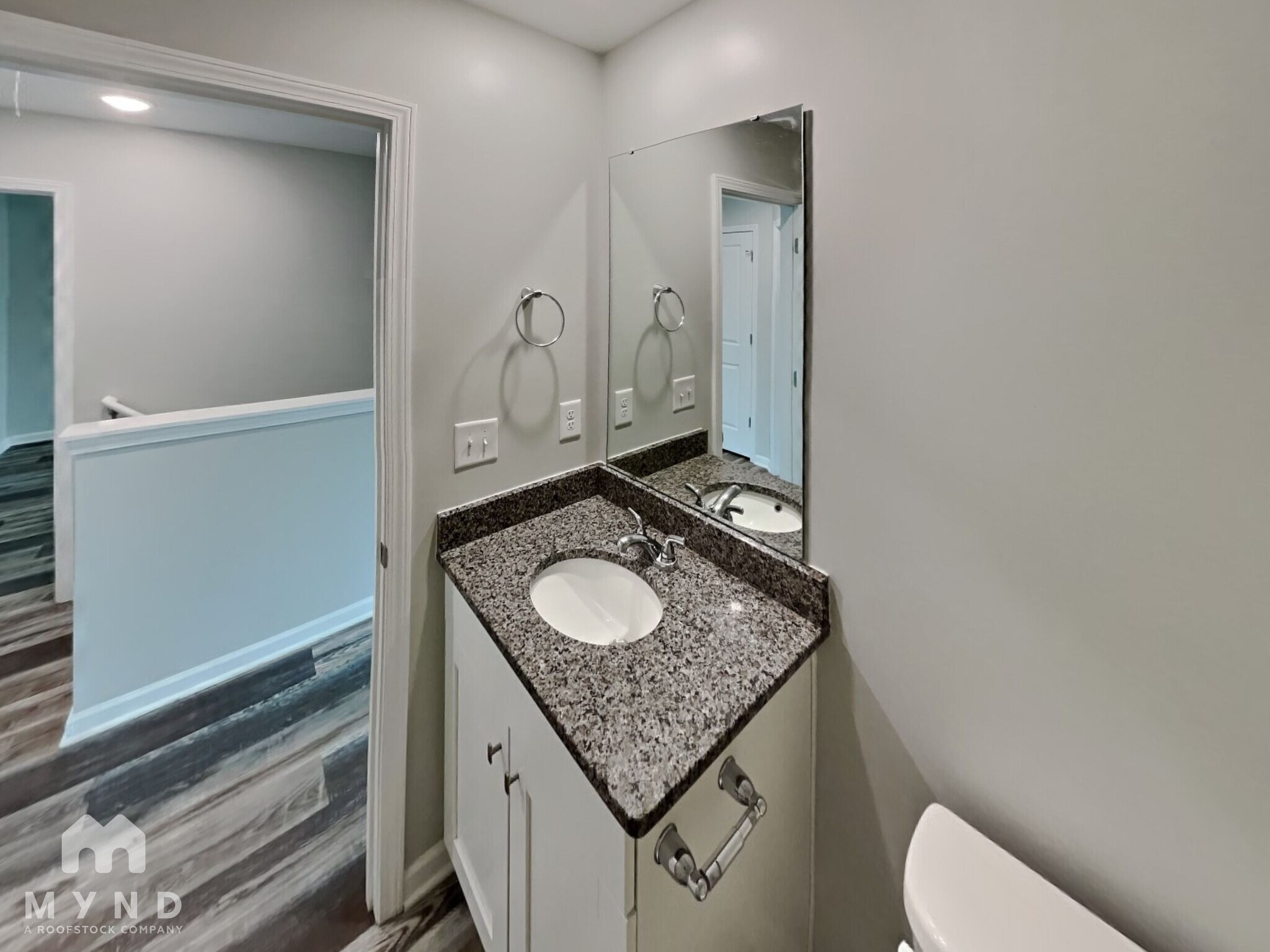 Building Photo - 410 S Gray St