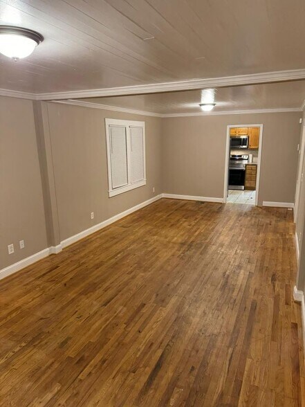 Building Photo - 4354 Pineview Dr