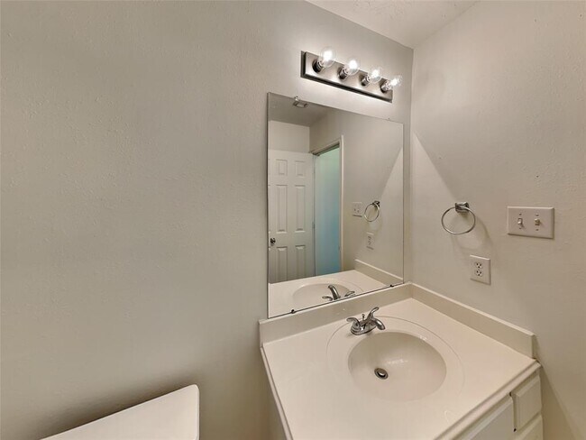 Building Photo - 18475 Sunrise Pines Dr