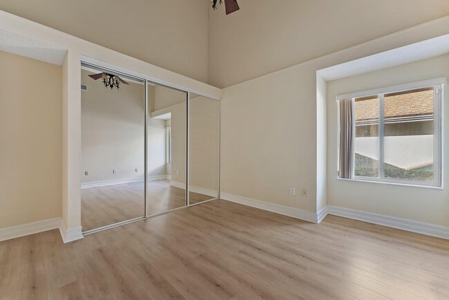Building Photo - 118 Knoll Way
