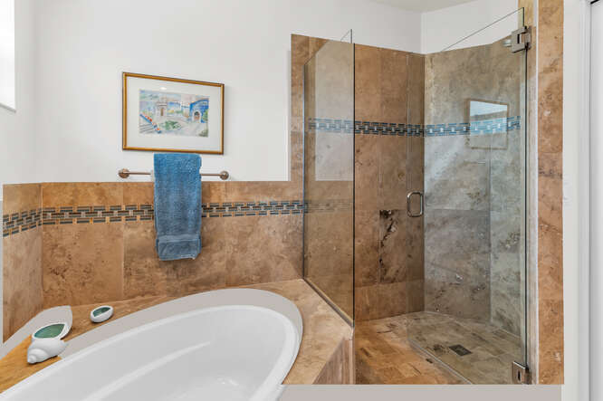 Building Photo - 1105 Gayer Way