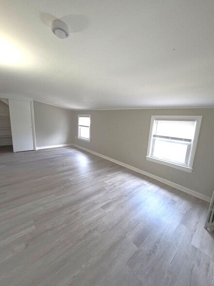 Building Photo - 5 Emanuel St