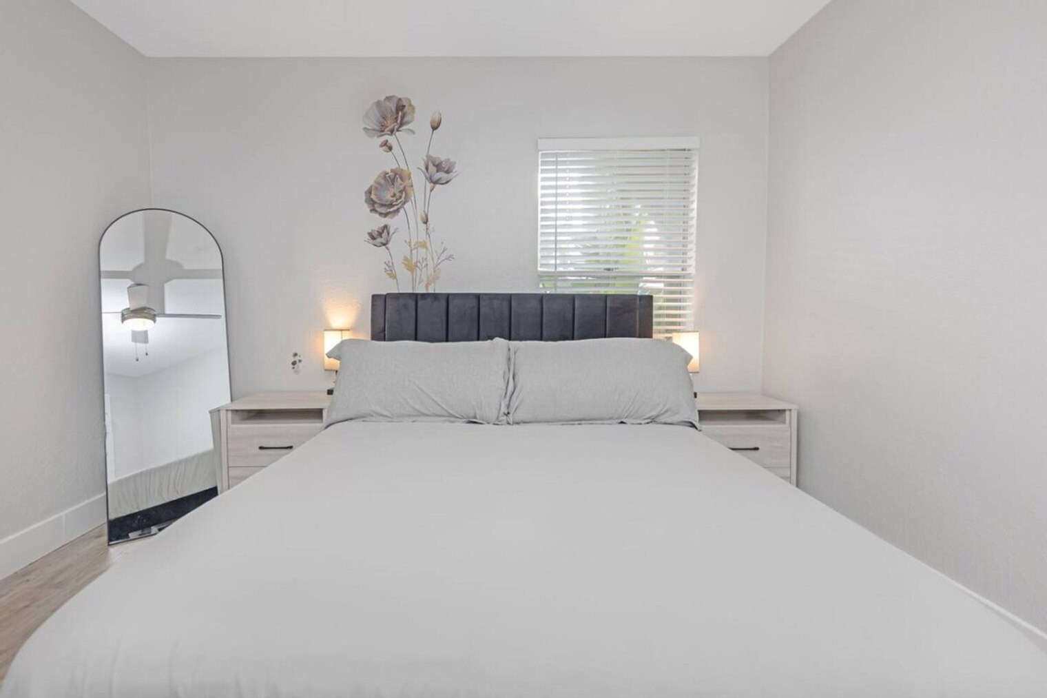 Building Photo - 4307 W Kennedy Blvd