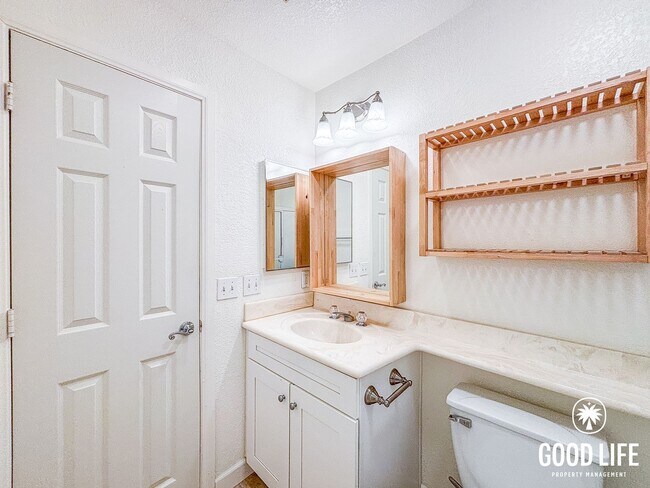 Building Photo - Bright 2BD/2BA Condo in Golden Hill with In-Unit Laundry & Tandem Parking
