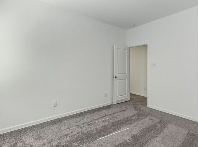 Building Photo - 530 Dry Fork Ln