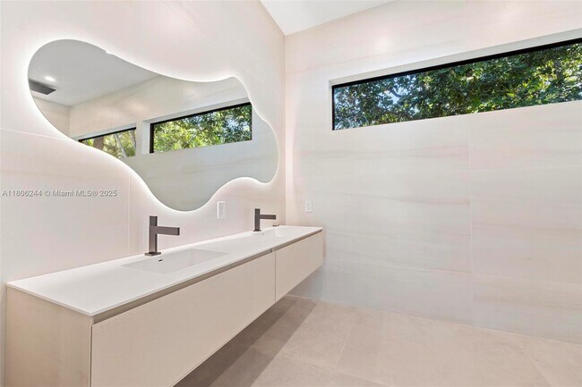 Building Photo - 7530 SW 134th St