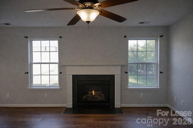 Building Photo - 4831 Stowe Derby Dr