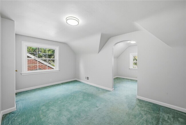 Building Photo - 1060 S Hermitage Rd