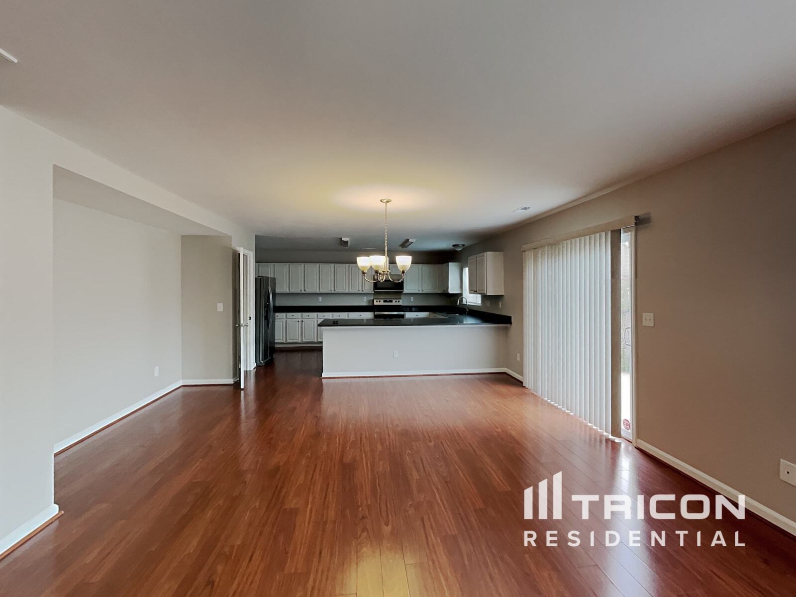 Building Photo - 11019 Kinnairds St