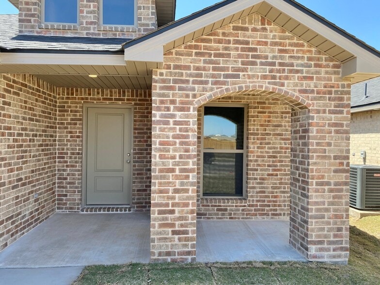 Building Photo - 2902 Farmhouse Ave