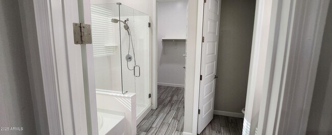 Building Photo - 6621 E Villa Rita Dr