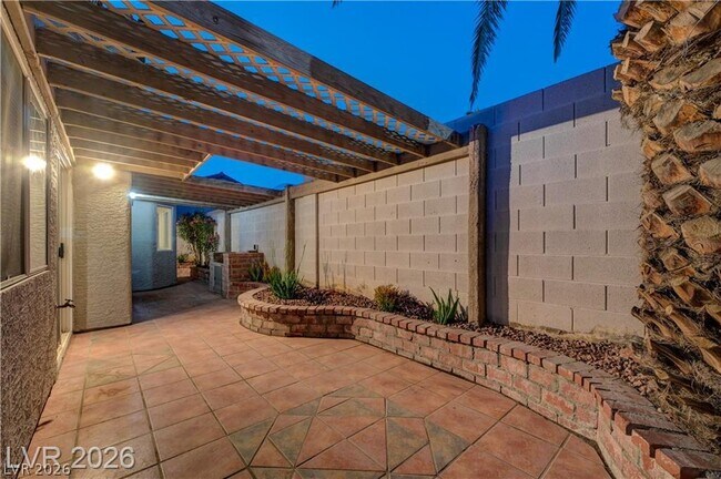 Building Photo - 2283 Ramsgate Dr
