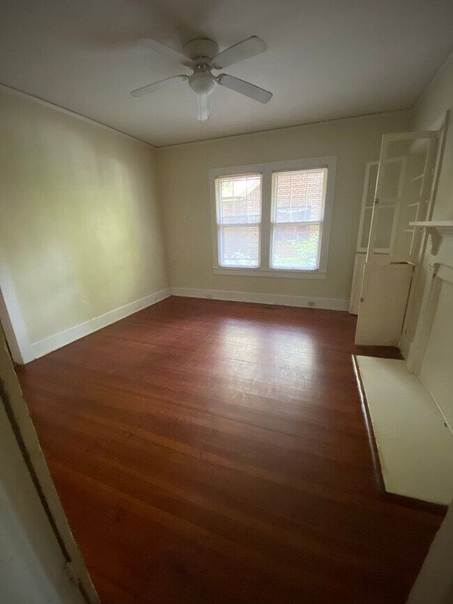 Building Photo - Historic Ranch Home