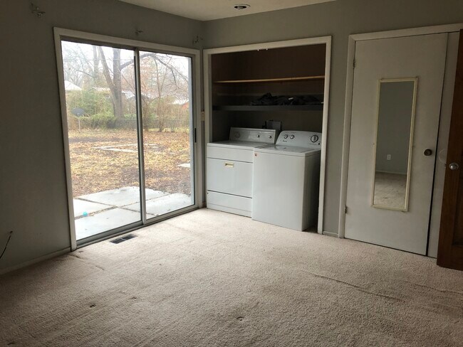 Building Photo - 1509 E 18th St