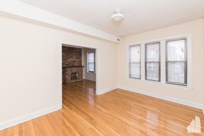 Building Photo - 1 bedroom in Chicago IL 60657