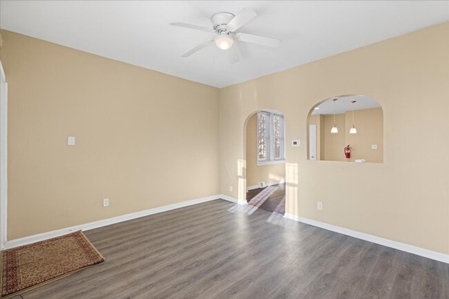 Building Photo - 1602 Pershing St