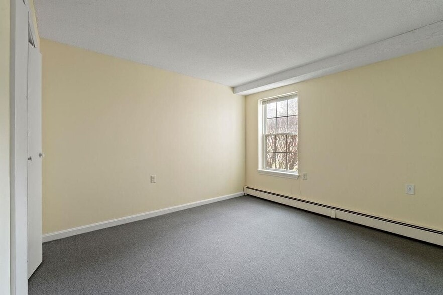 Building Photo - 1703 White Cedar Blvd