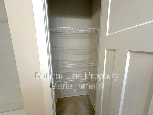 Building Photo - 5087 Crabapple Ln