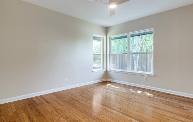 Building Photo - 1319 El Patio Dr