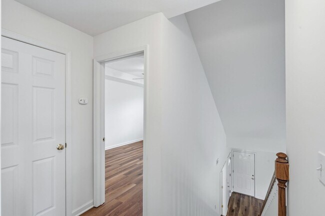 Building Photo - 1713-1715-1715 Louise Cir