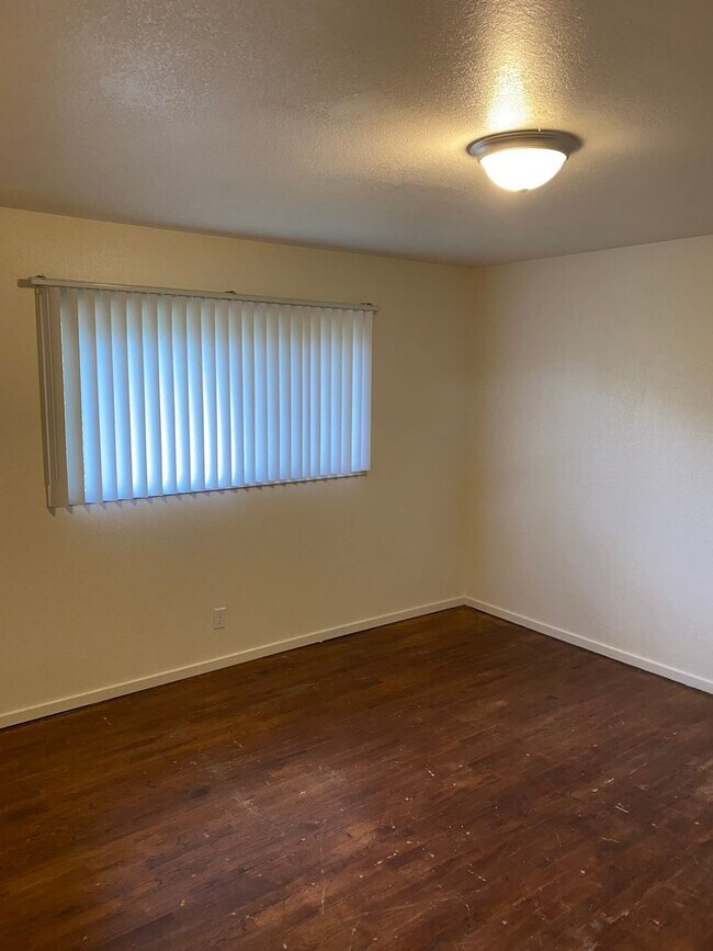 Building Photo - Government Way Triplex