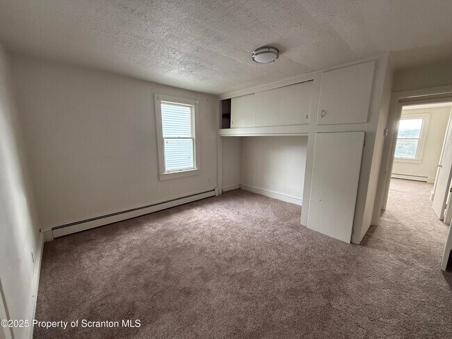 Building Photo - 949 Carmalt St