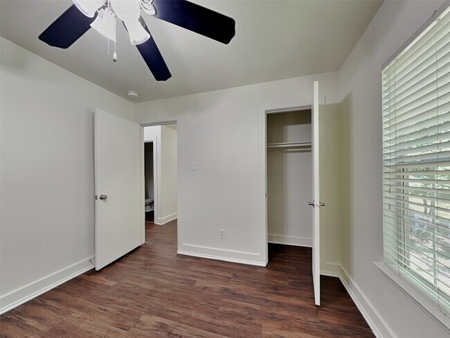 Building Photo - 26880 Hailey's Manor
