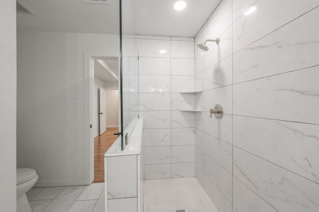 Building Photo - CHARMING HOME Close to TCU Campus!