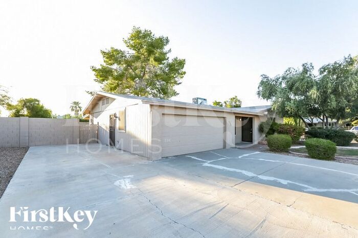 Building Photo - 5106 S Fairfield Dr