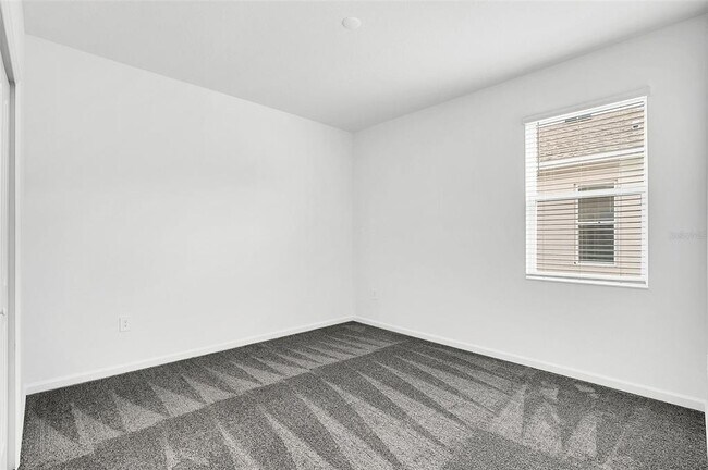 Building Photo - 6243 Lakepine St