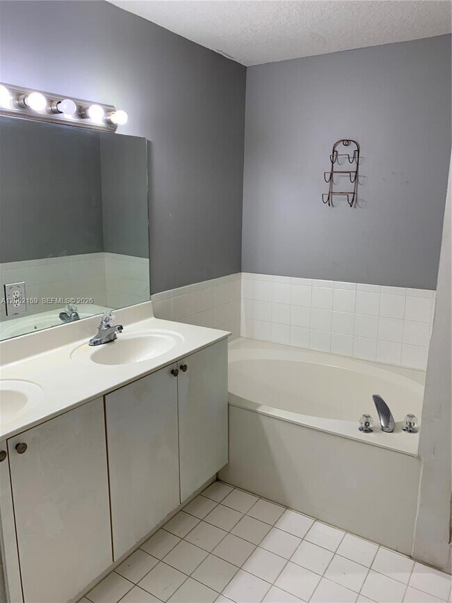 Building Photo - 4805 SW 163rd Pl