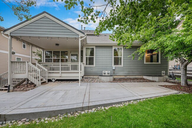 Building Photo - Beautiful homes in Castle Pines North!