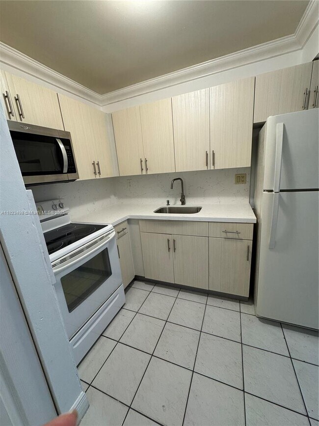 Building Photo - 6961 SW 129th Ave