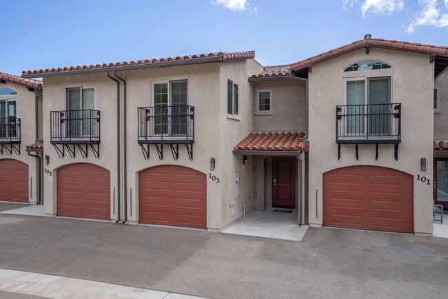 Building Photo - This Sunset Beach Estates Townhome will have you speechless!